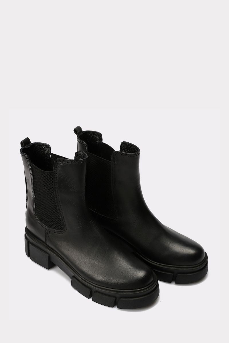 PREMIUM LEATHER BLACK CHELSEA BOOTS