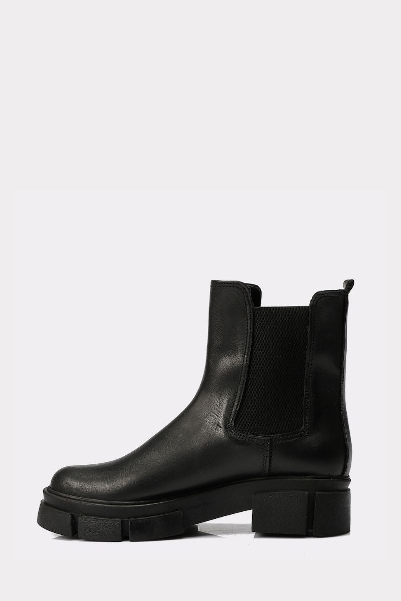 PREMIUM LEATHER BLACK CHELSEA BOOTS