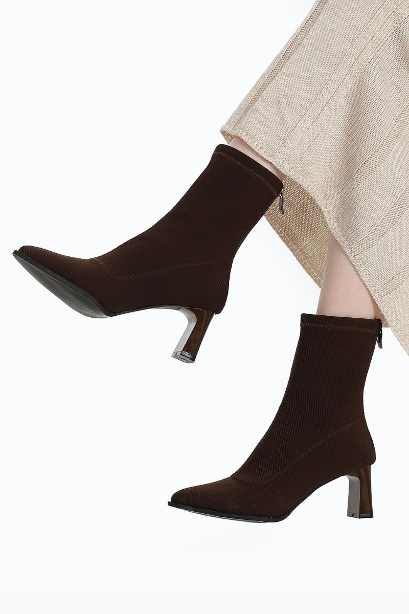 BROWN RIBBED STRETCHABLE ANKLE BOOT