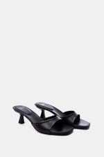 BLACK SQUARE-TOE HEELED SANDALS