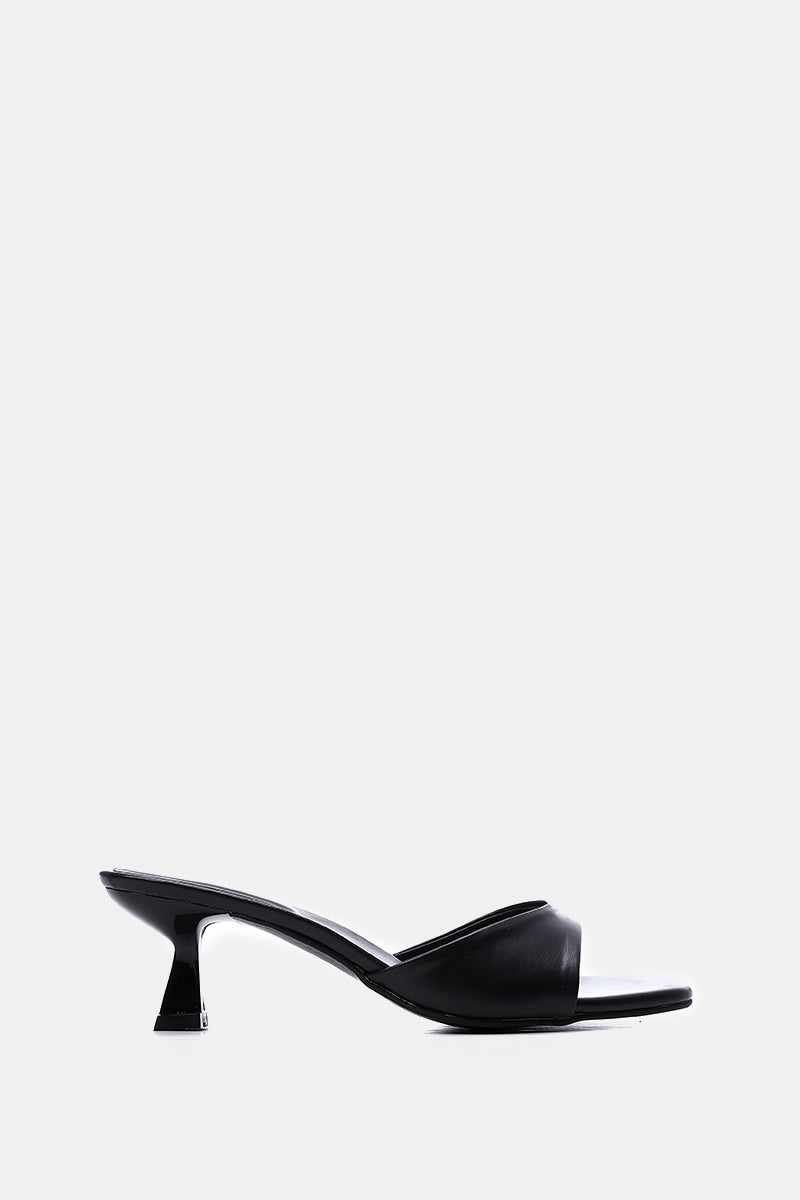 BLACK SQUARE-TOE HEELED SANDALS