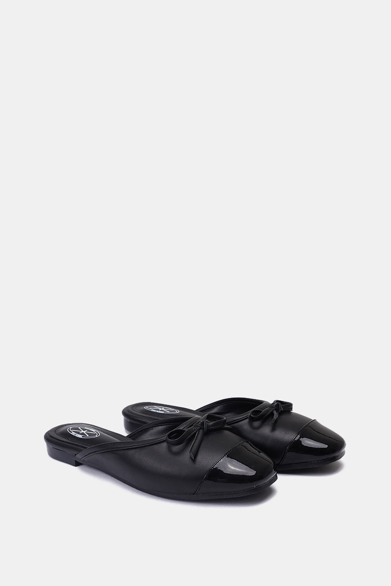 BLACK CAP-TOE BALLET MULE