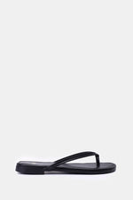BLACK THONG FLAT SANDAL
