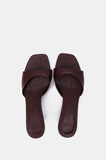 BURGUNDY SQUARE-TOE HEELED SANDALS