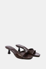 BROWN SQUARE-TOE HEELED SANDALS