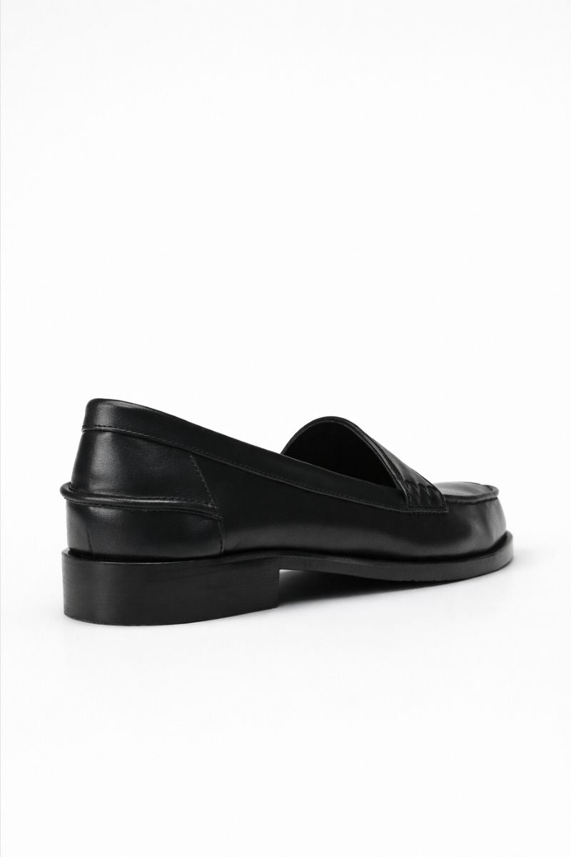 BLACK LEATHER PENNY LOAFERS