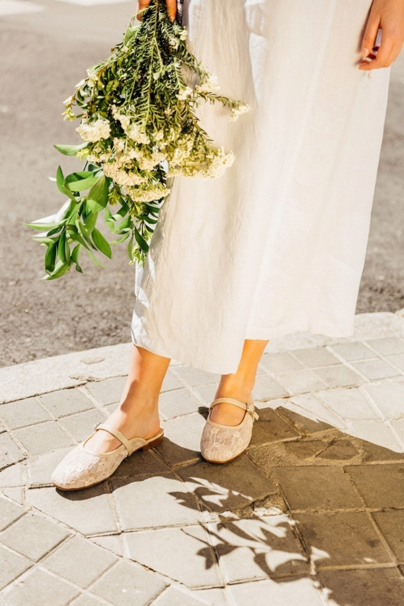 BEIGE FLORAL MESH MULE