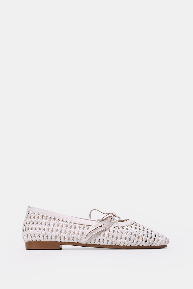 WHITE BRAIDED WOVEN FLAT