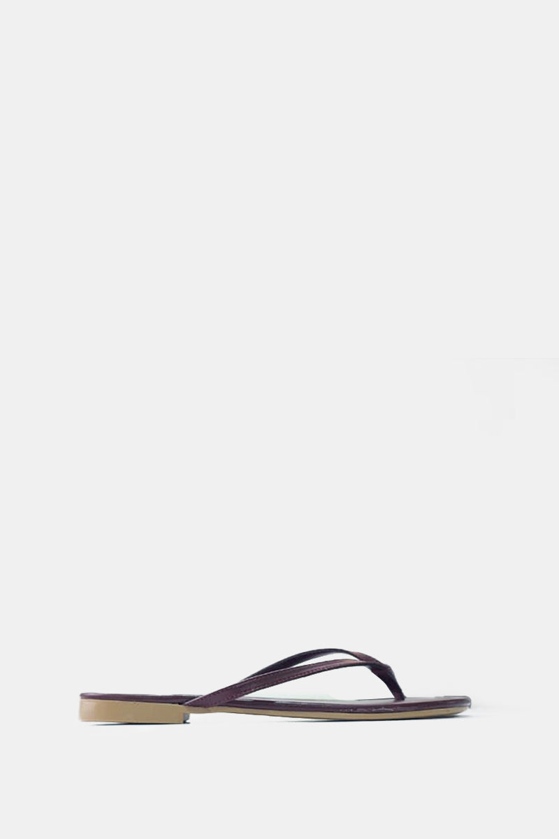BURGUNDY THONG FLAT SANDAL
